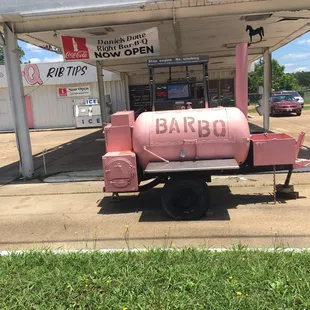 a pink bbq