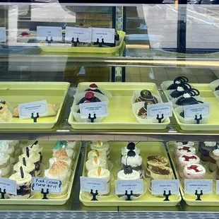 Display of cakes