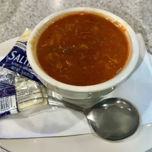 Maryland Crab Soup with crackers