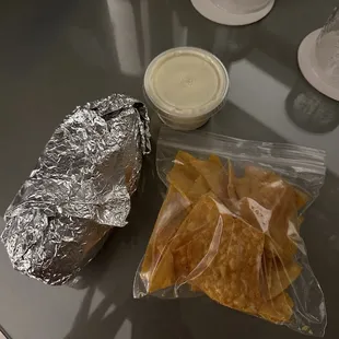 Burrito, Queso, Chips