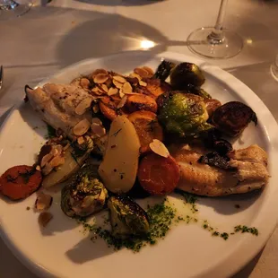 seafood, grilled seafood, grilled fish, fish, food