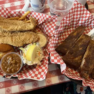 Danna's Bar-B-Que and Burger Shop