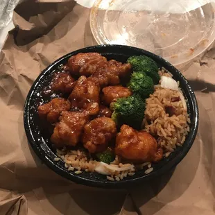 General Tso&apos;s Chicken lunch special with pork fried rice