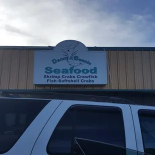 Finally made it. This place is a dive but it has the best cracklin in the GNO.