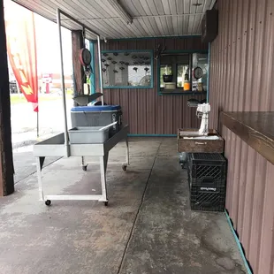 the outside of the restaurant