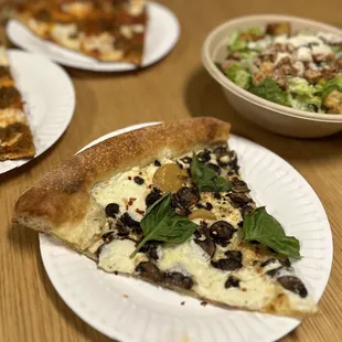 White Slice with 'Shrooms