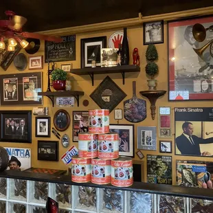 Dean Martin (Ohio native), Sammy Davis Junior, and Frank Sinatra decorations.