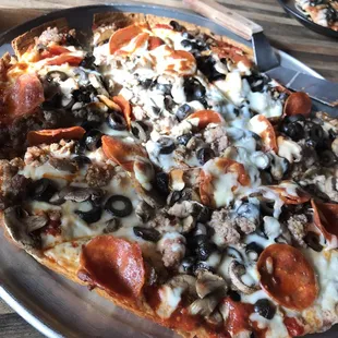 14&quot; Thin Crust pizza