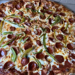 Large Pizza with Pepperoni and Green Pepper