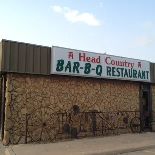 head country bar - b - q restaurant