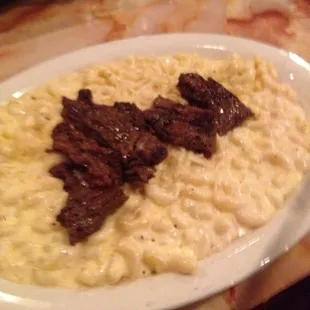 Mac N Cheese with fajita meat