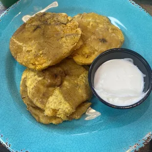 Tostones with garlic aioli