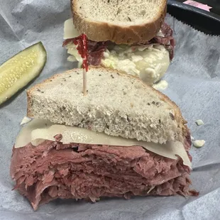 a roast beef sandwich