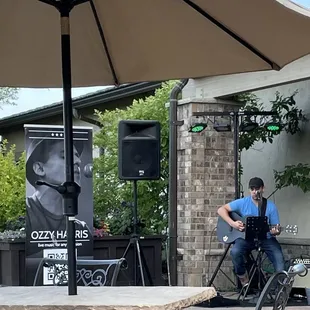 Ozzy Harris, amazing entertainment