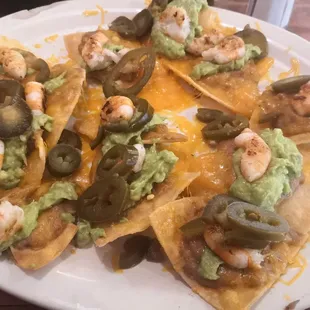 nachos with shrimp and guacamole