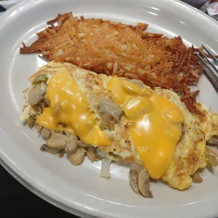 Country omlette add mushroom,onion and jalapeño was delicious