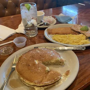 Grabbing a morning bite