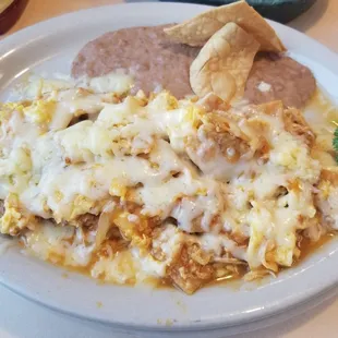 Chilaquiles with chicken and cheese