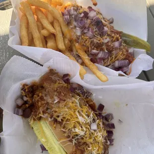 Chili dogs