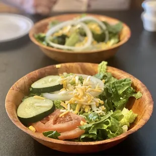 Love the side salads here yum yum yum :)...