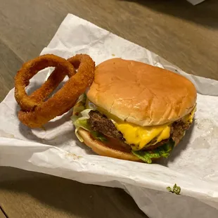Cheeseburger and Onion Rings