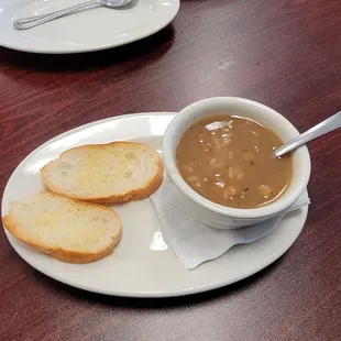 Gumbo with bread