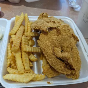 2 fish filet, 3 shrimp, 3 oysters