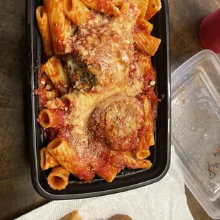 Rigatoni Meatballs (the bread is not from the restaurant; see review)