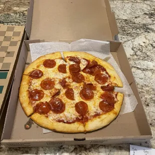 Small pepperoni pizza