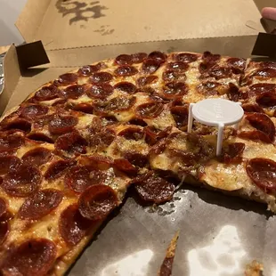 Ezzo pepperoni pizza
