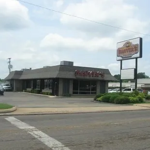 a view of the outside of a restaurant