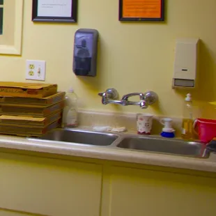 Great double sink with hot and cold water! It was so cool!