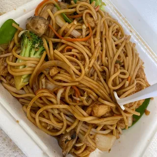 M34. Lomein with chicken/ beef/ shrimp/ vegetable