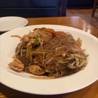 M35. Rice noodles with chicken/ beef/ Shrimp/ vegetable