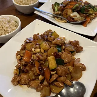 R4 . Kung Pao Chicken