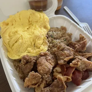 Yayas garlic chicken combo , fried rice, scrambled egg. With a little side of gravy!