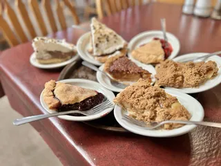Carriage Crossing Restaurant and Bakery