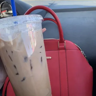 32 oz SIGNATURE BOWTIE ICED COFFEE