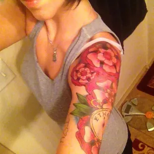 Third session, shoulder cap above compass by Angel