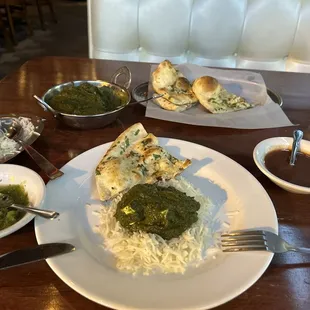 Palak Paneer, Garlic Naan, tamarind, mint chutney