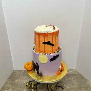 a three tiered halloween cake