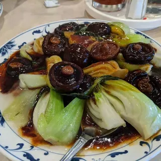 Black Mushroom with Green Cabbage