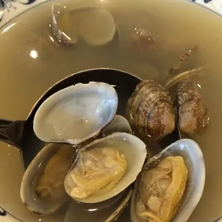 Clam Soup with Ginger