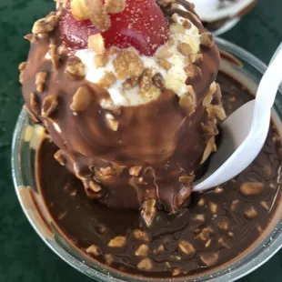 Snickers Sundae