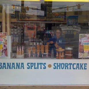 a banana splits shortcake shop front window