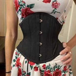 A waspie corset--high drama, can&apos;t-bend-over goodness