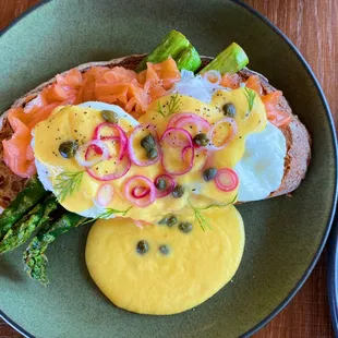 Salmon Benedict