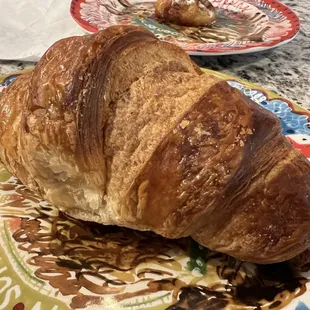 Plain croissant