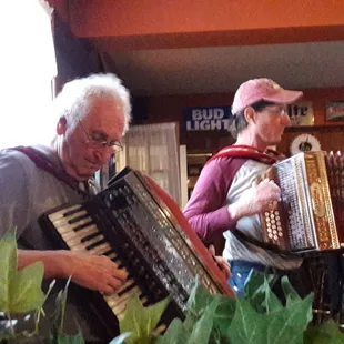 Tonite's entertainment.