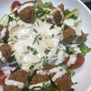Falafel salad tahini dressing